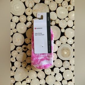 Lululemon Daily Stride Mid-Crew Sock - Sonic Pink